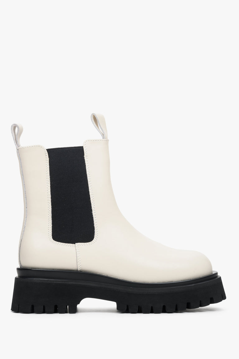 Women's black and white high leather ankle boots by Estro.