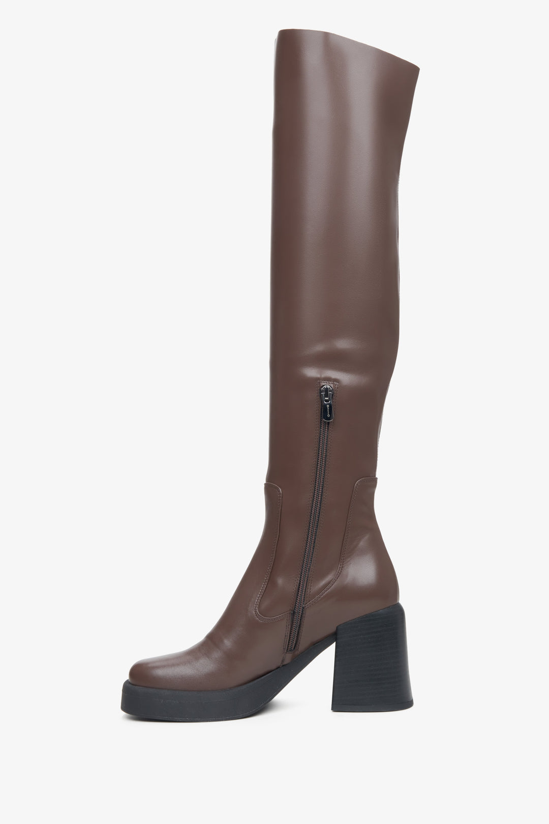 Knee-high dark brown leather boots Estro - shoe profile.