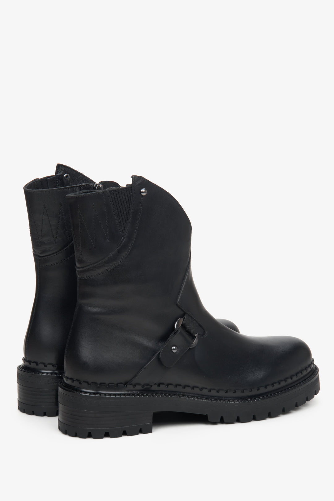 Women's leather ankle boots in black Estro - presentation of the shoeline.