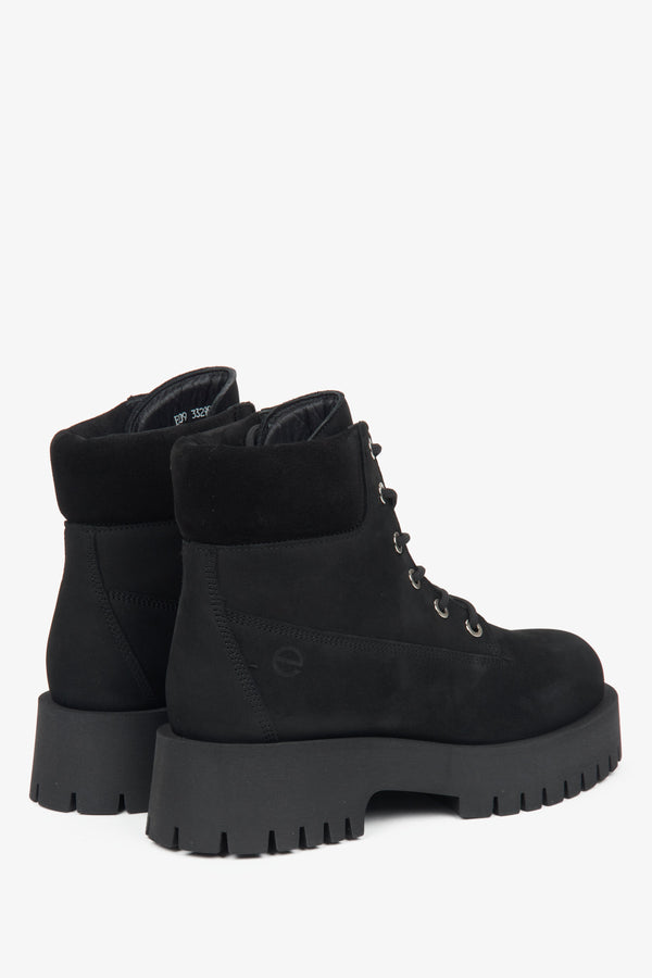 Women's black nubuck ankle boots Estro - close-up of the heel and side line of the shoes.