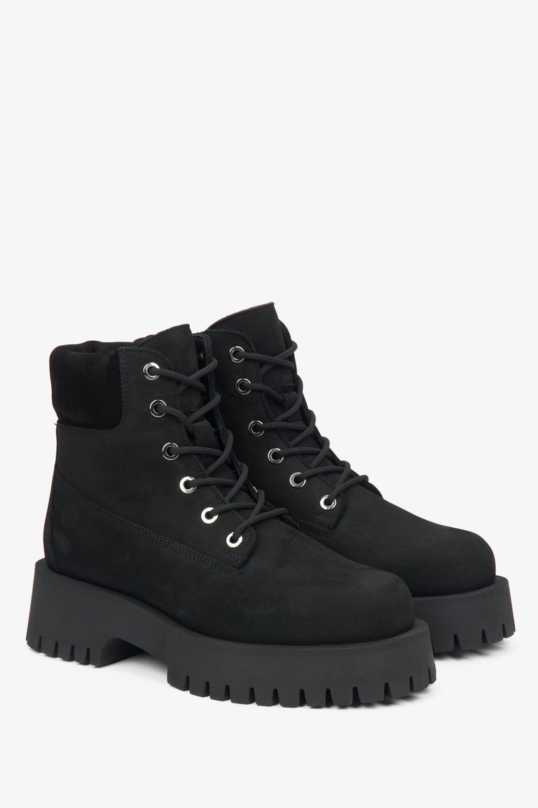 Women's black lace-up ankle boots Estro made of natural nubuck.