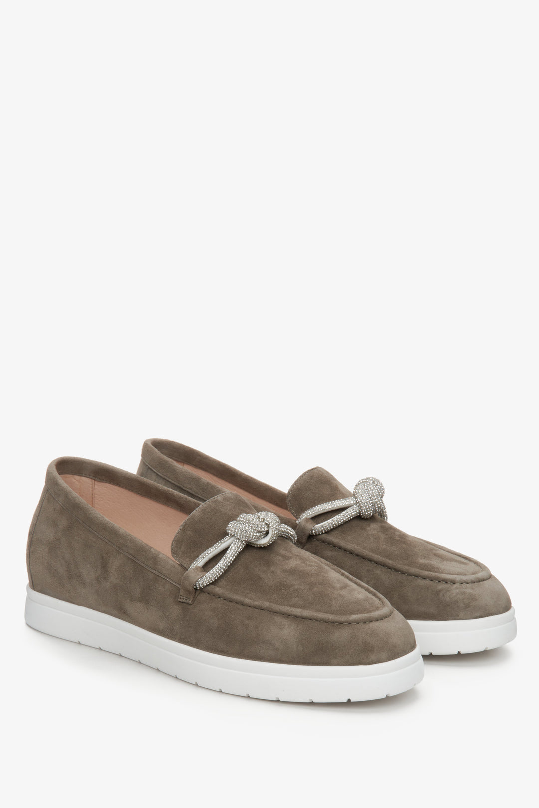 Women's Estro grey and brown velour moccasins - presentation of the shoe's side profile.