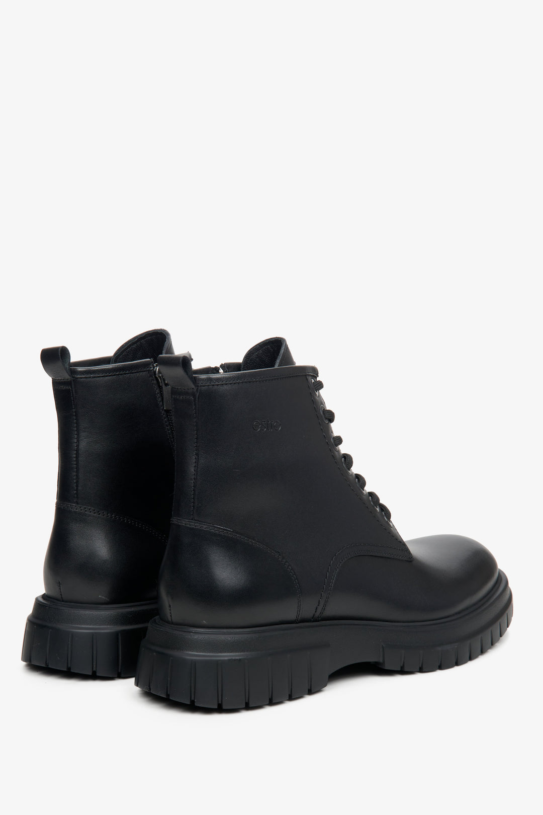 Men's black leather  ankle boots for autumn.