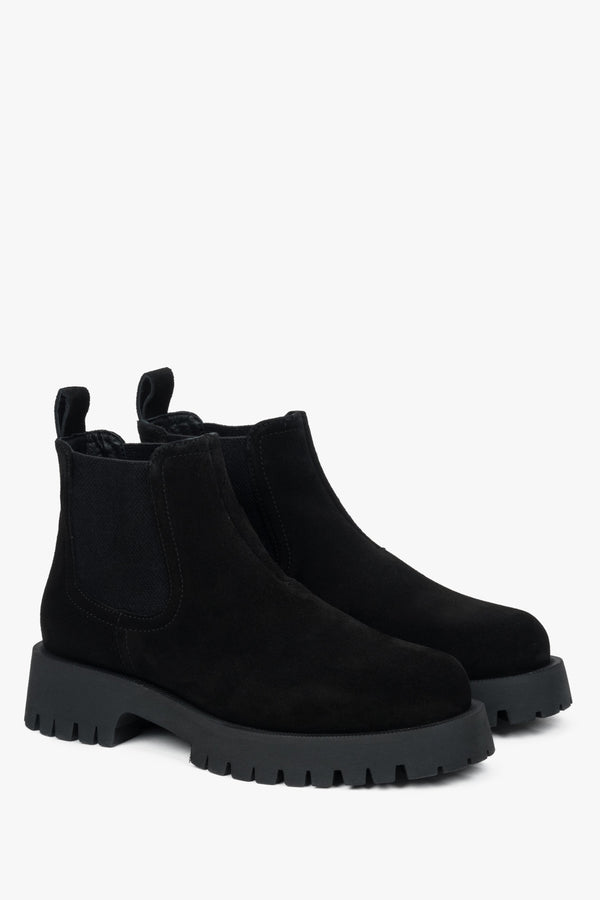 Black low chelsea boots made of genuine velour by Estro.