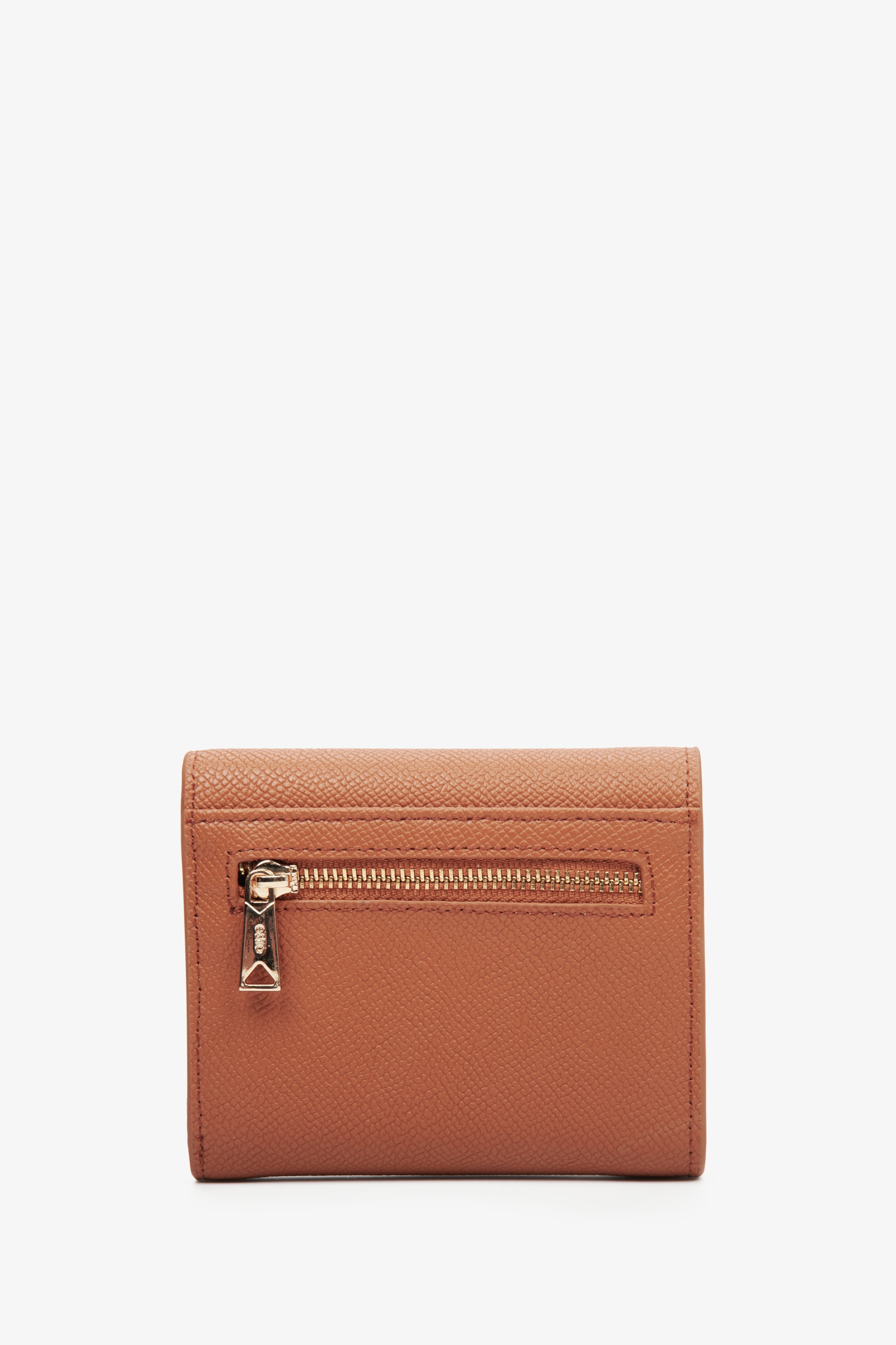 Estro women's leather wallet in brown with a gold clasp and accents - reverse side.