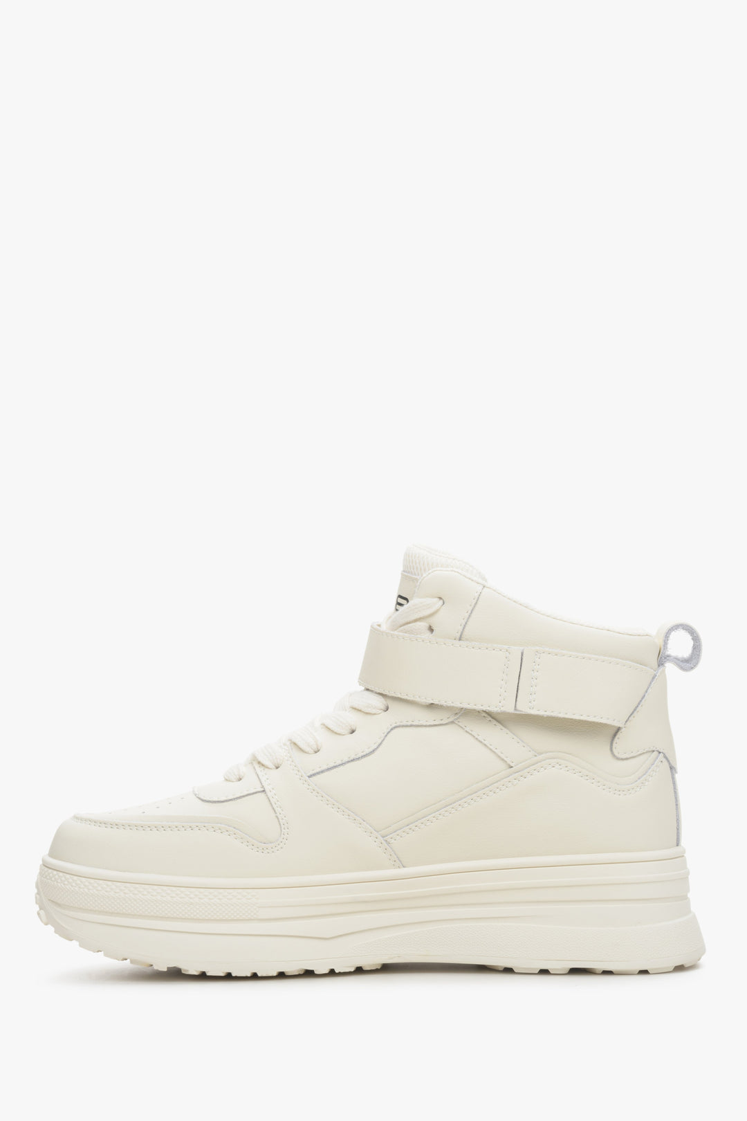 Women's light beige high-top sneakers ES8 made of genuine leather - shoe profile.