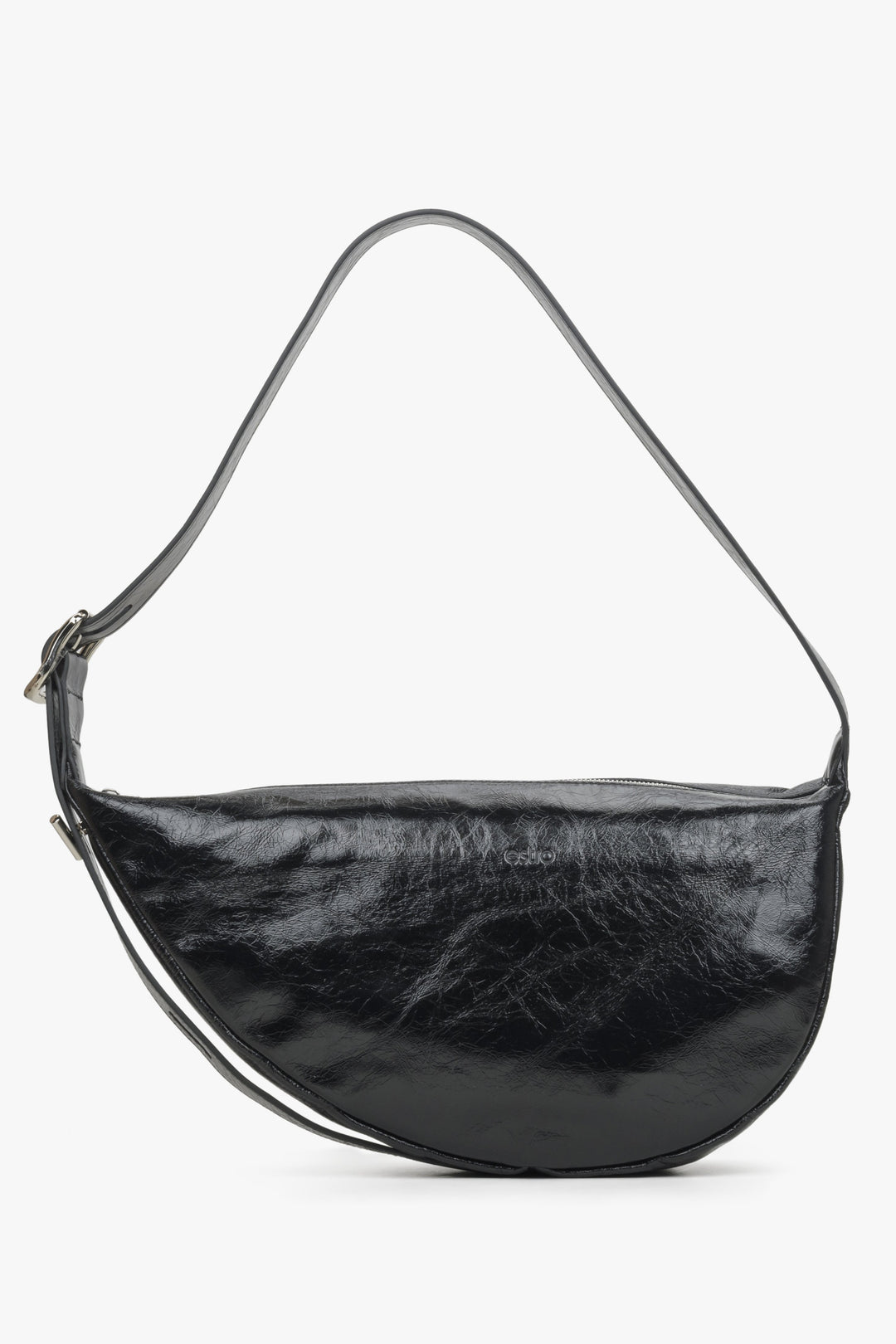 Women's black shoulder bag made of patent leather by Estro.