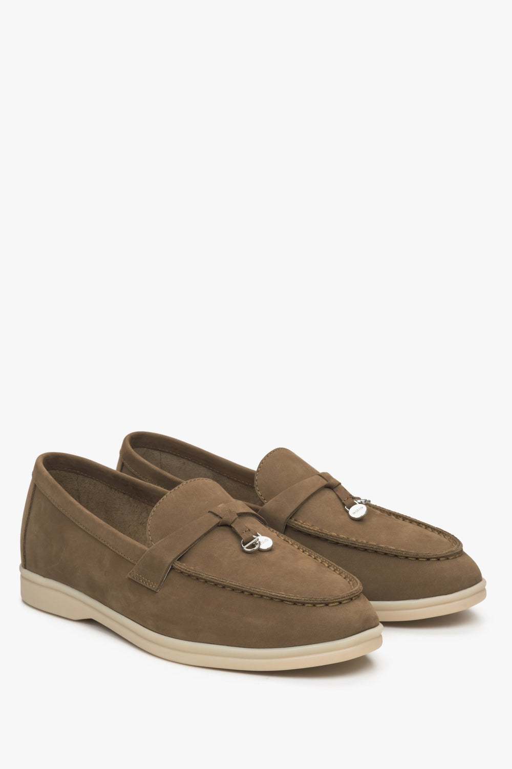 Women's Brown Tassel Loafers made of Nubuck Estro ER00114610.