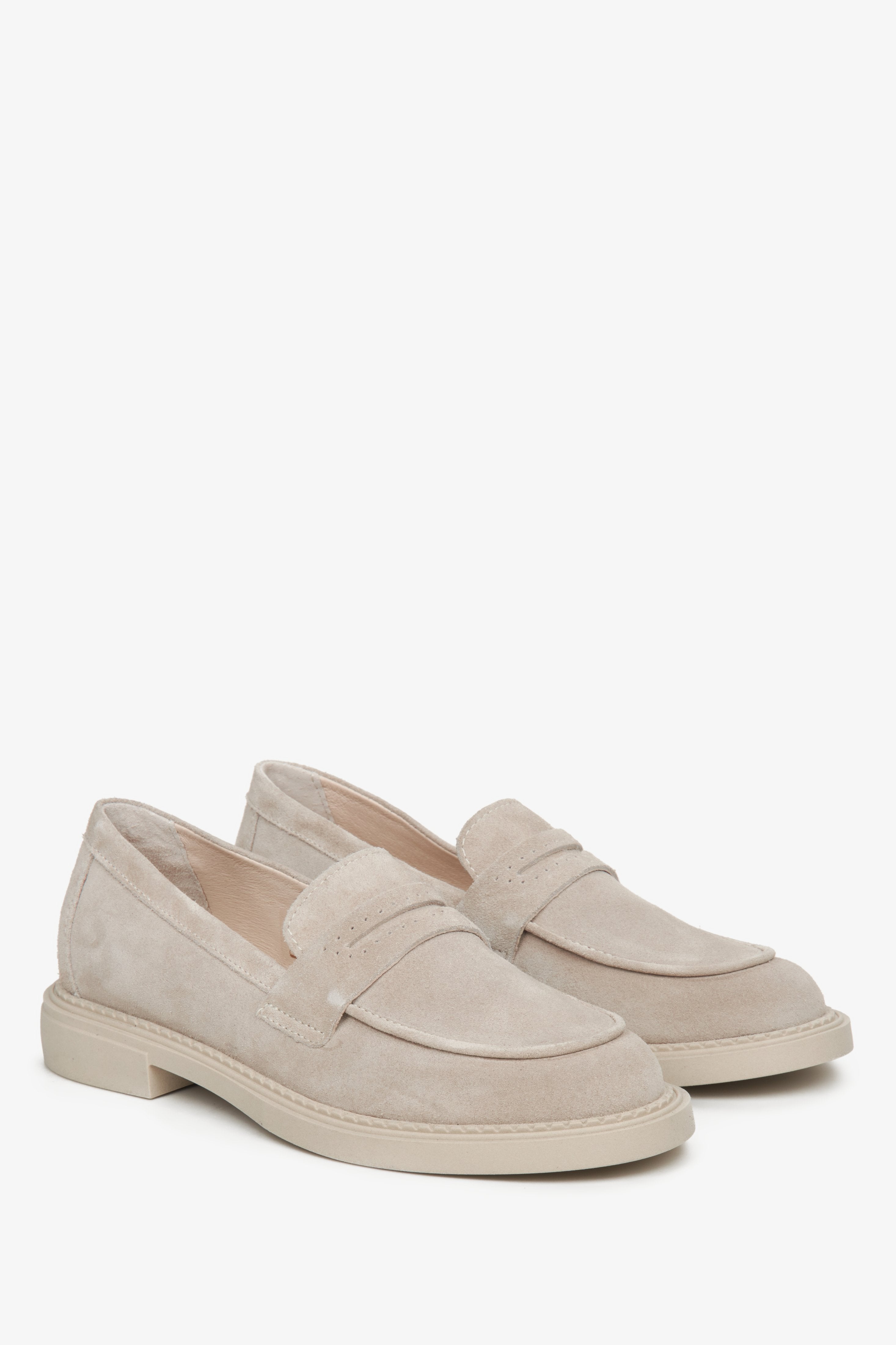 Women's beige velour loafers for spring Estro.