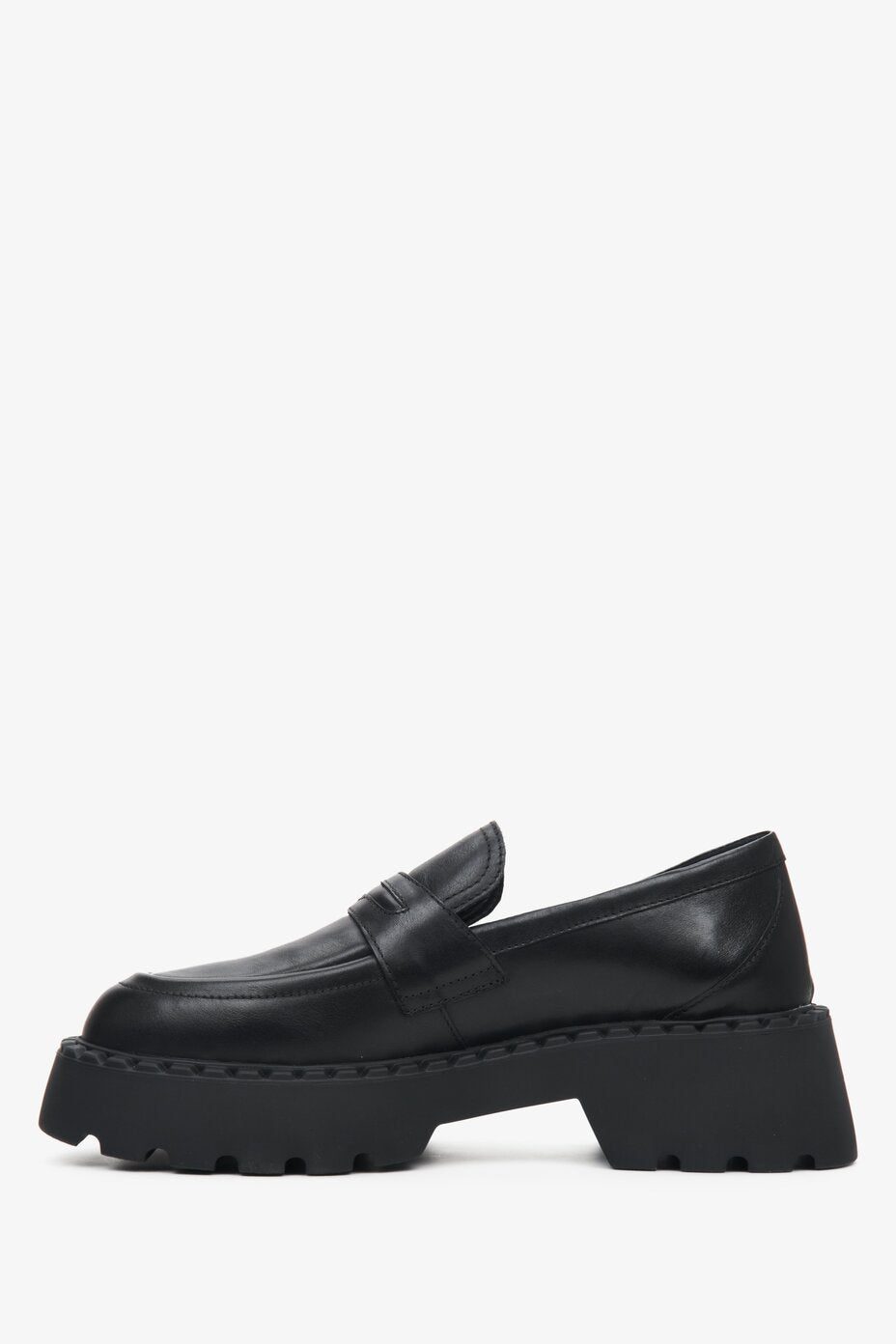 Women's black leather moccasins with a high sole by Estro