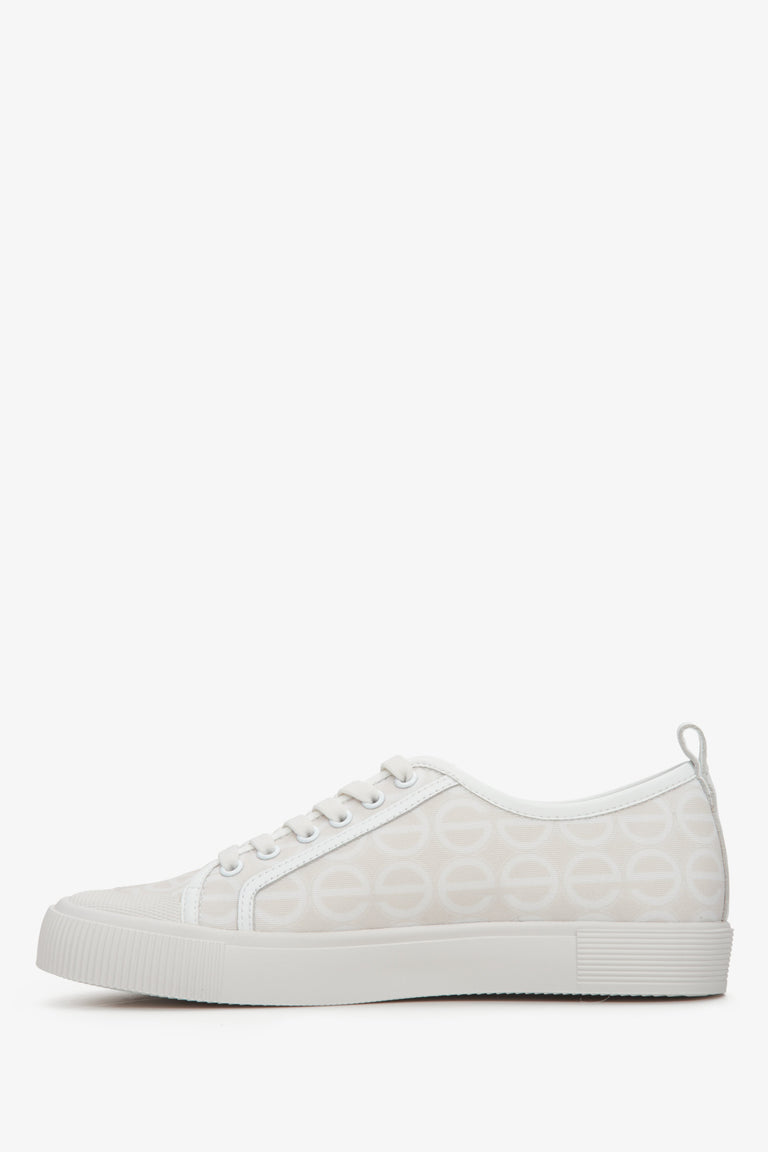 Women's beige and white low-top sneakers made of textile on a rubber sole, of Estro brand.