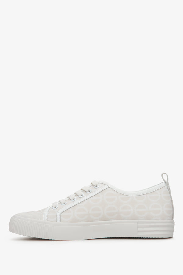 Women's beige and white low-top sneakers made of textile on a rubber sole, of Estro brand.