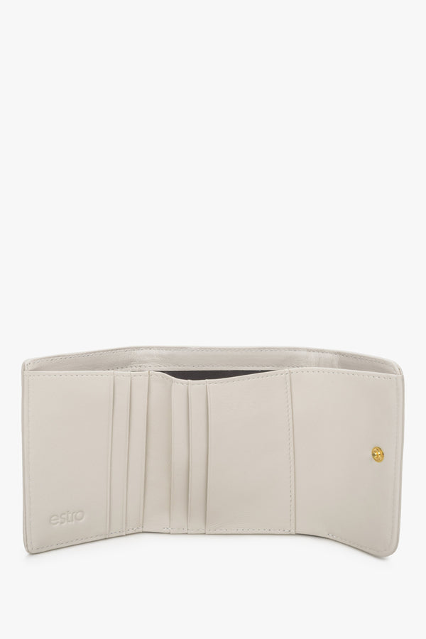 Estro women's light beige wallet - showcasing the interior design.