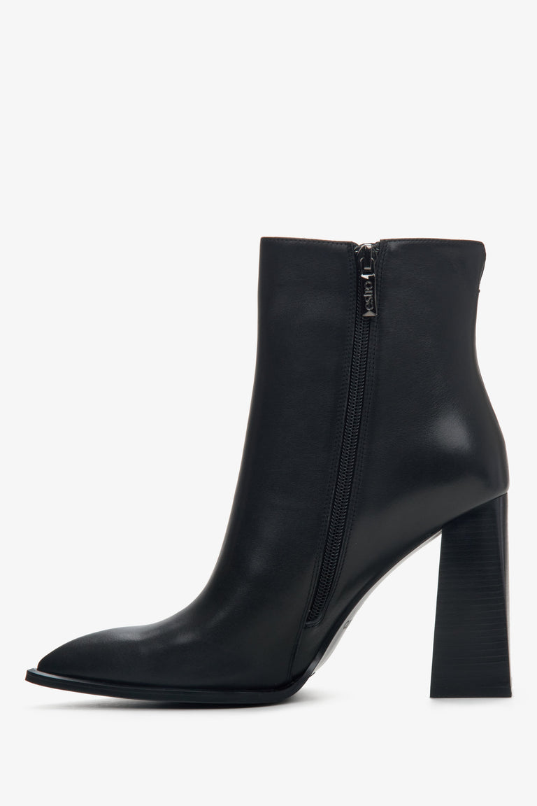 Women's heeled ankle boots Estro - shoe profile.