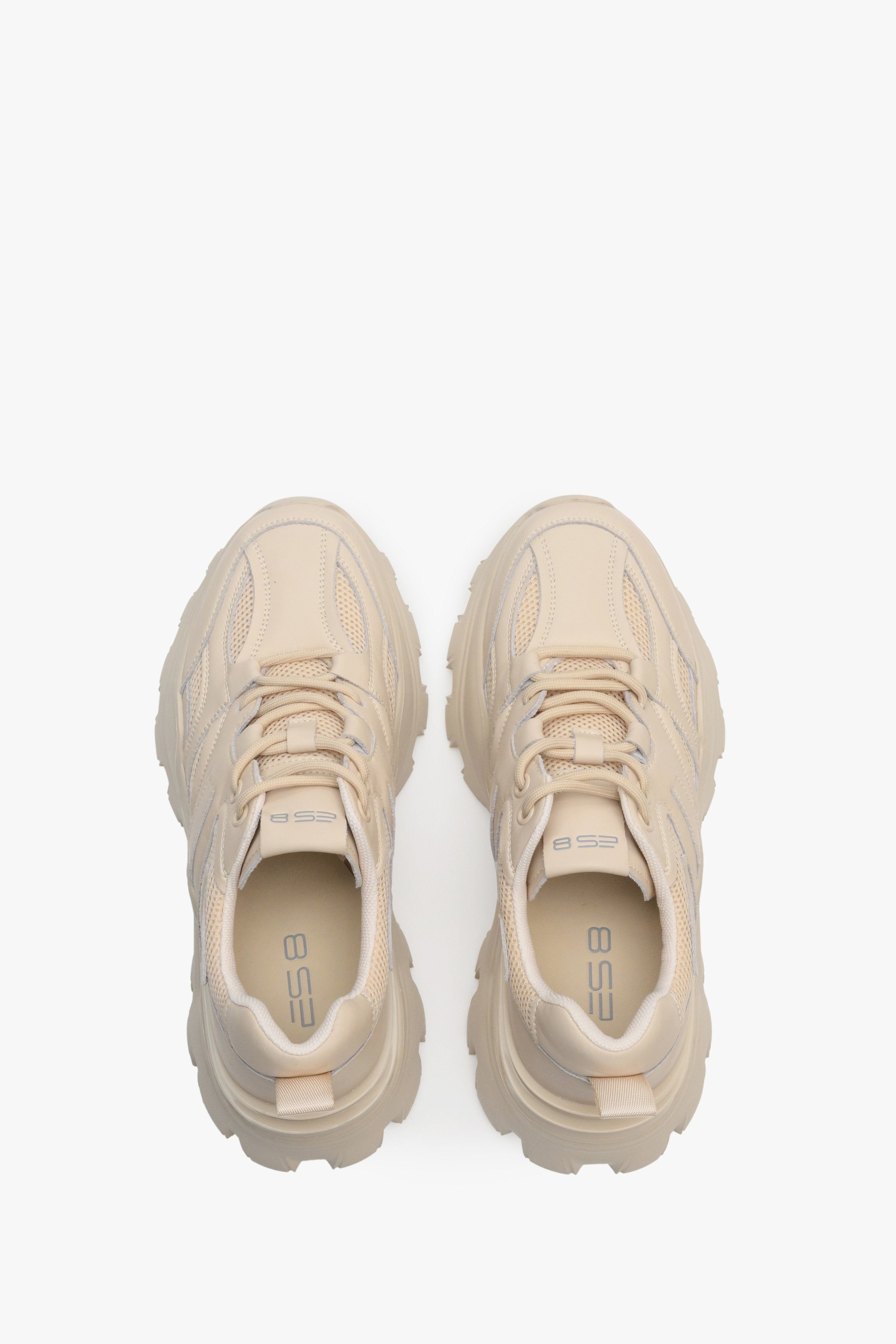 Women's beige sneakers ES 8 - top view presentation of the footwear.