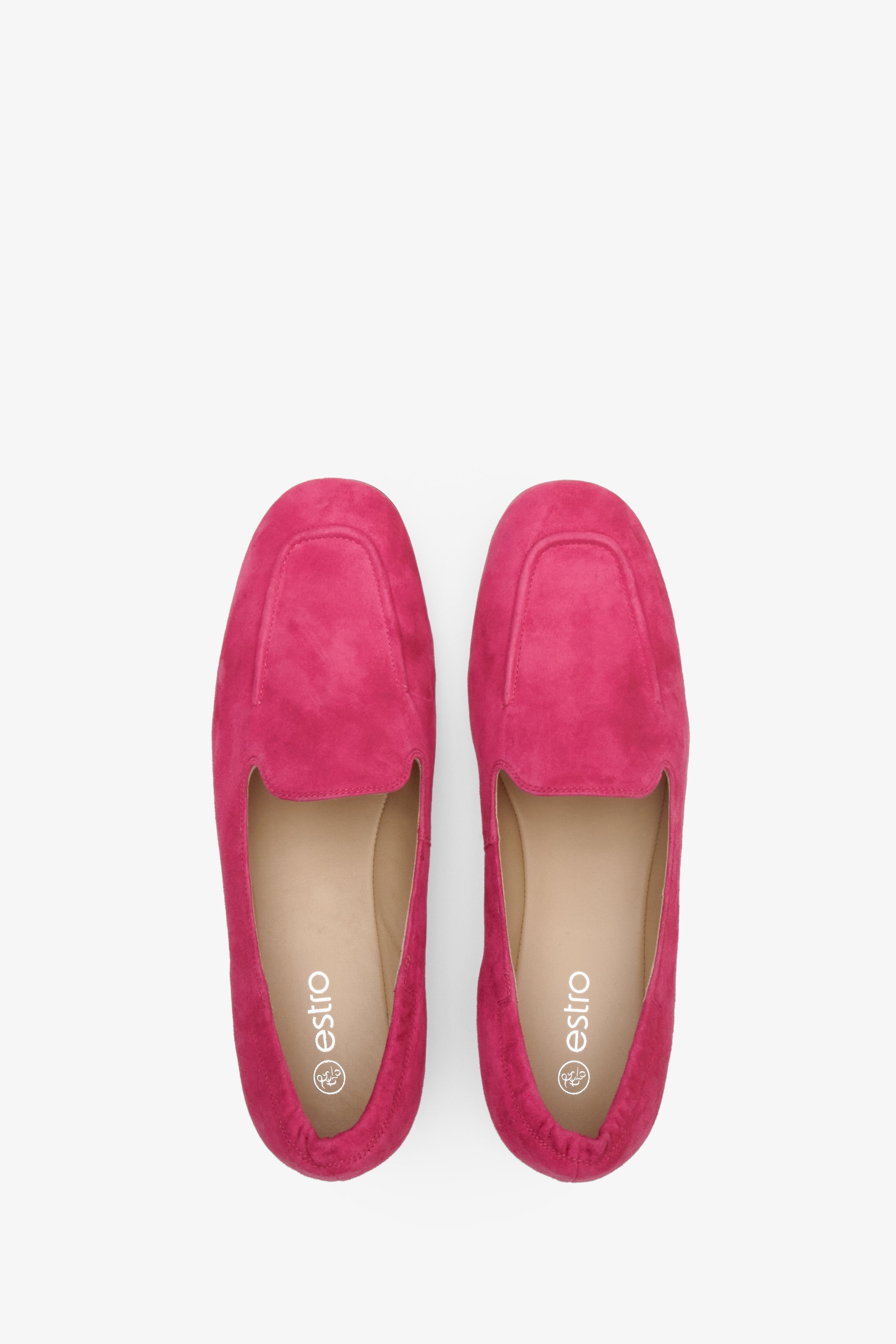 Women's fuchsia Estro moccasins for fall, made of genuine velour - presentation of footwear from above.