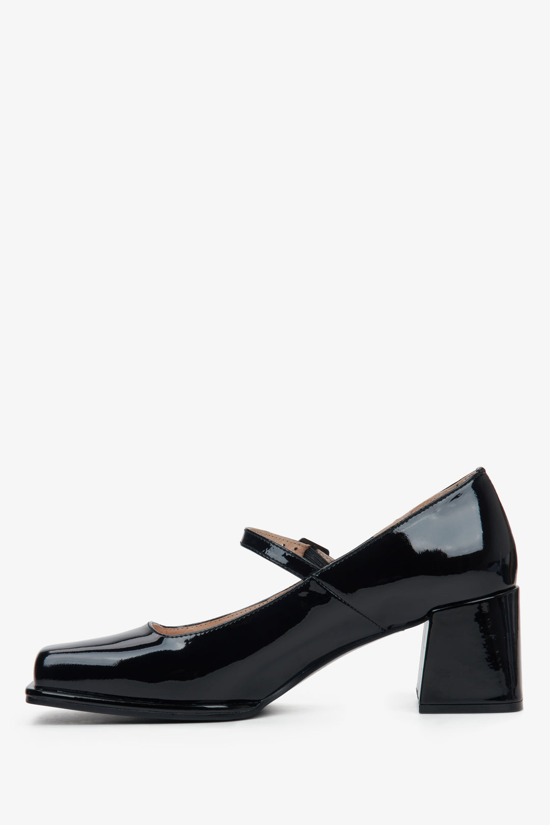 Women's black pumps made of patent genuine leather.