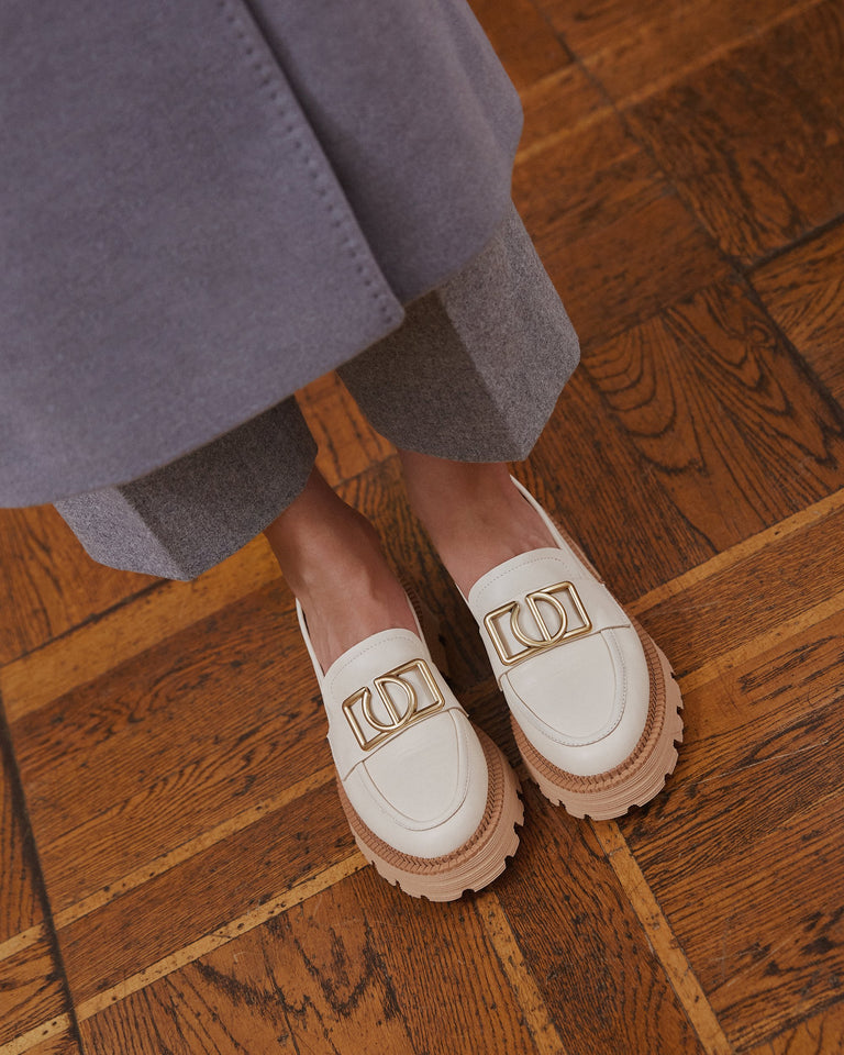 Light Beige Women's Leather Loafers with Gold Chains Estro ER00113288