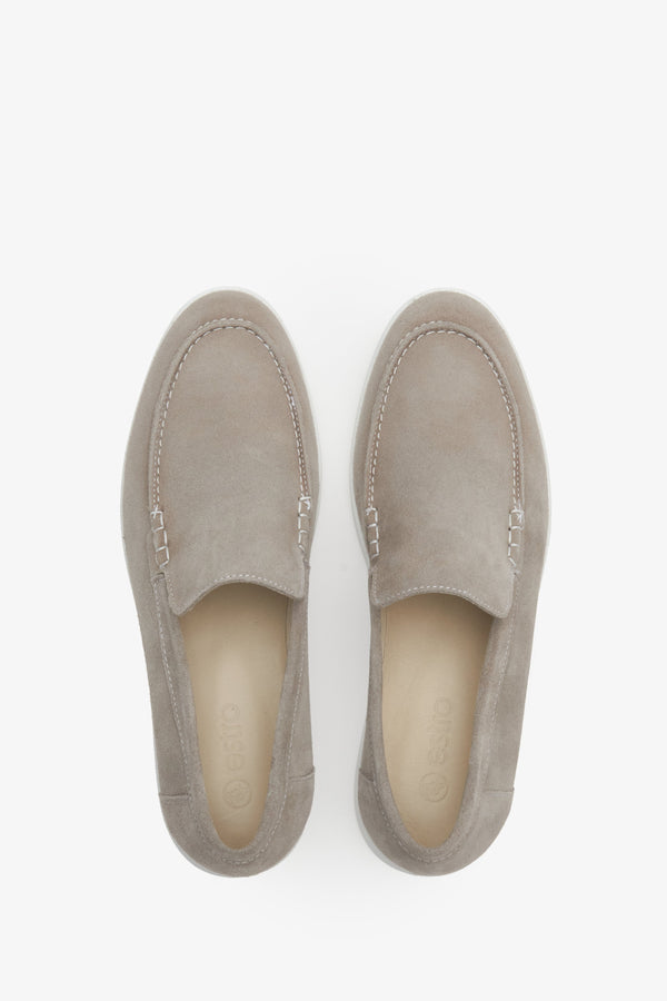 Women's suede moccasins in dark grey Estro - presentation of footwear from above.