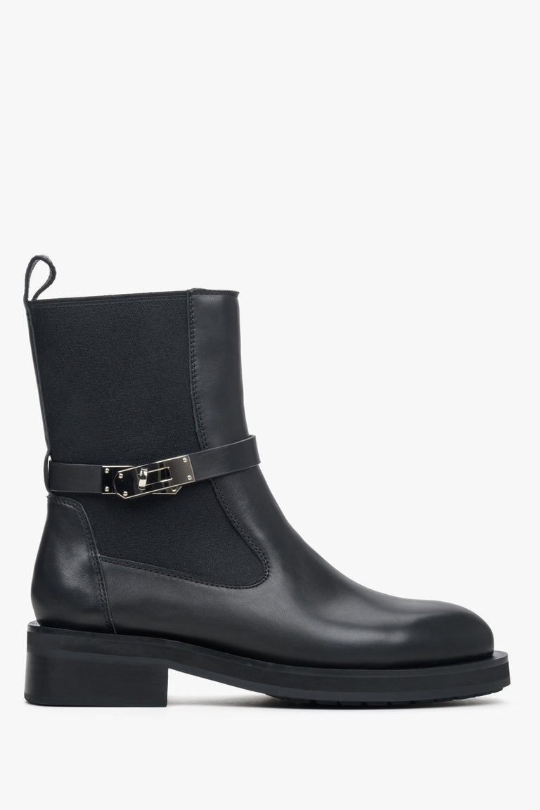 Women's Black Leather Ankle Boots with Decorative Strap Estro ER00113940.