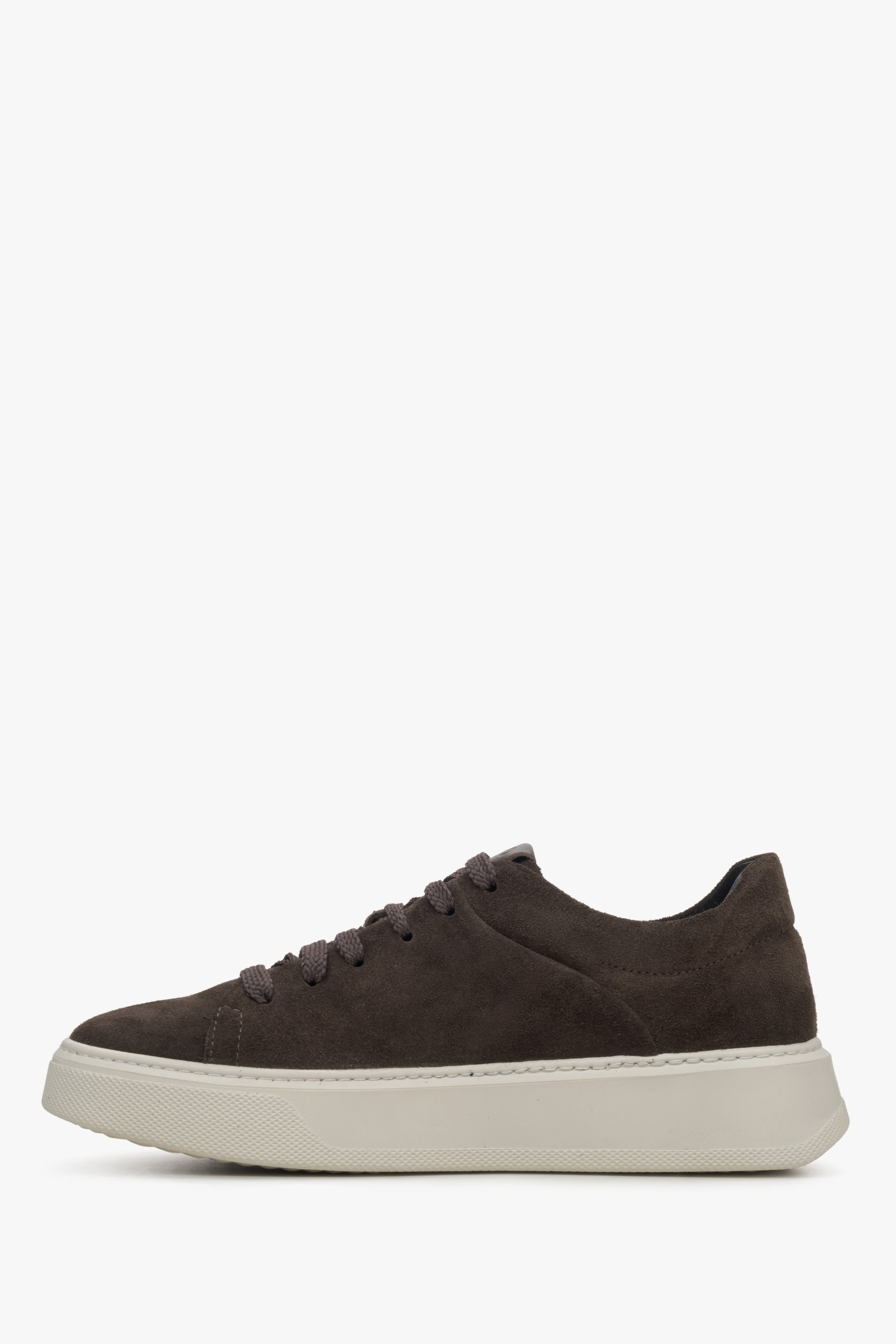 Women's brown velour sneakers Estro - shoe profile.