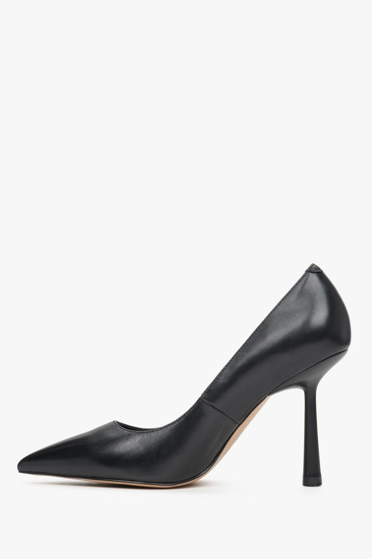 Estro black leather high heel pumps - side view.