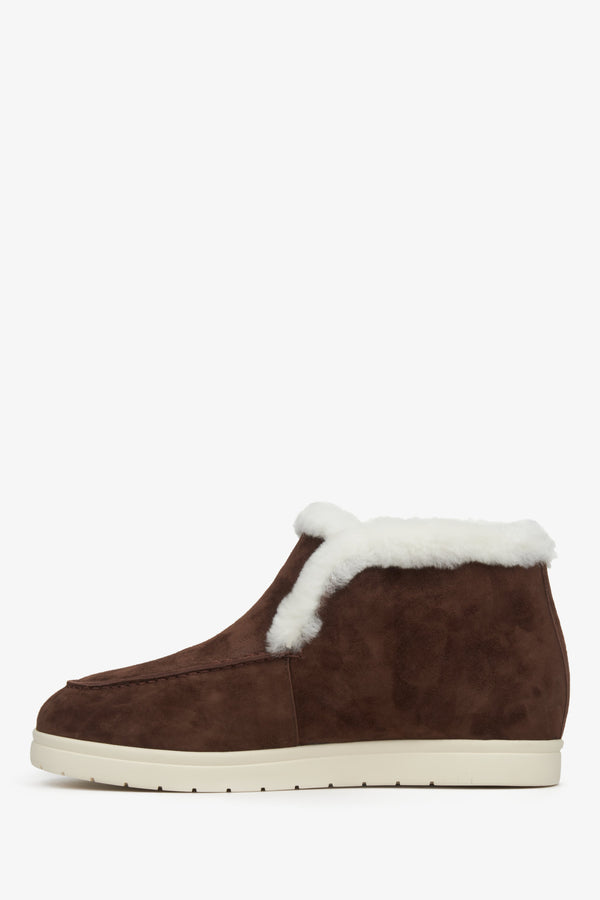 Estro women's winter moccasins with natural fur - shoe profile.