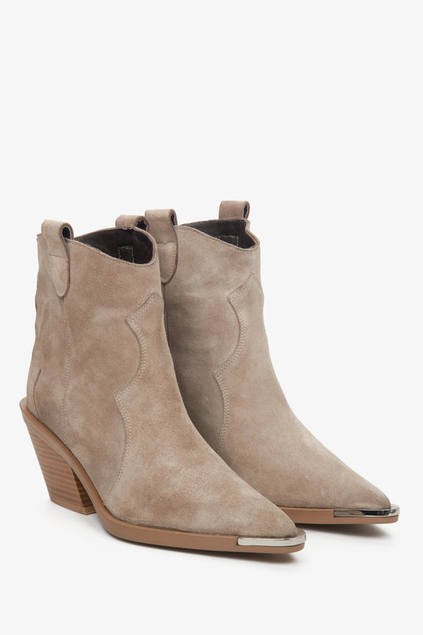 Genuine suede beige low-top cowboy boots Estro.