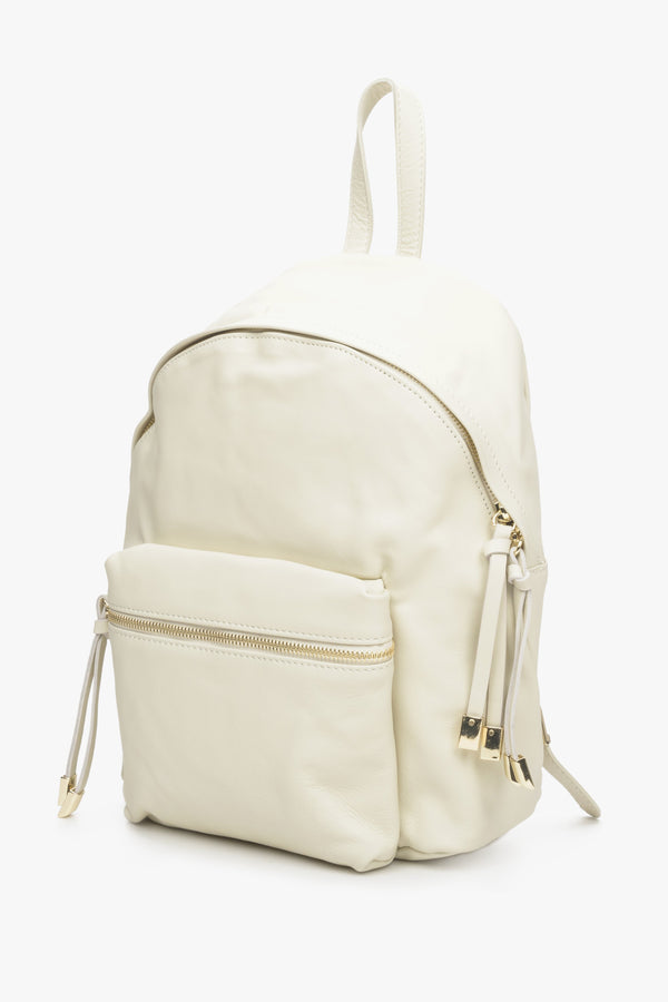 Light beige natural leather women'c backpack purse with golden details Estro.