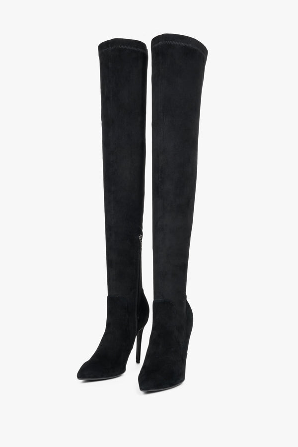 Estro women's boots in black with a high, elastic shaft - the front of the shoes.