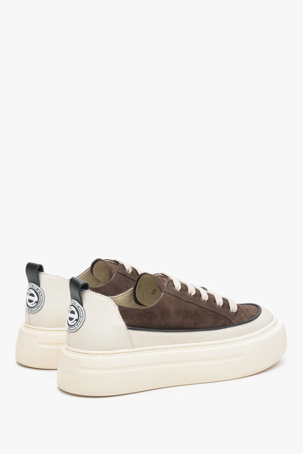 Women's low top leather and suede sneakers Estro in brown and beige - a close-up on shoe line.