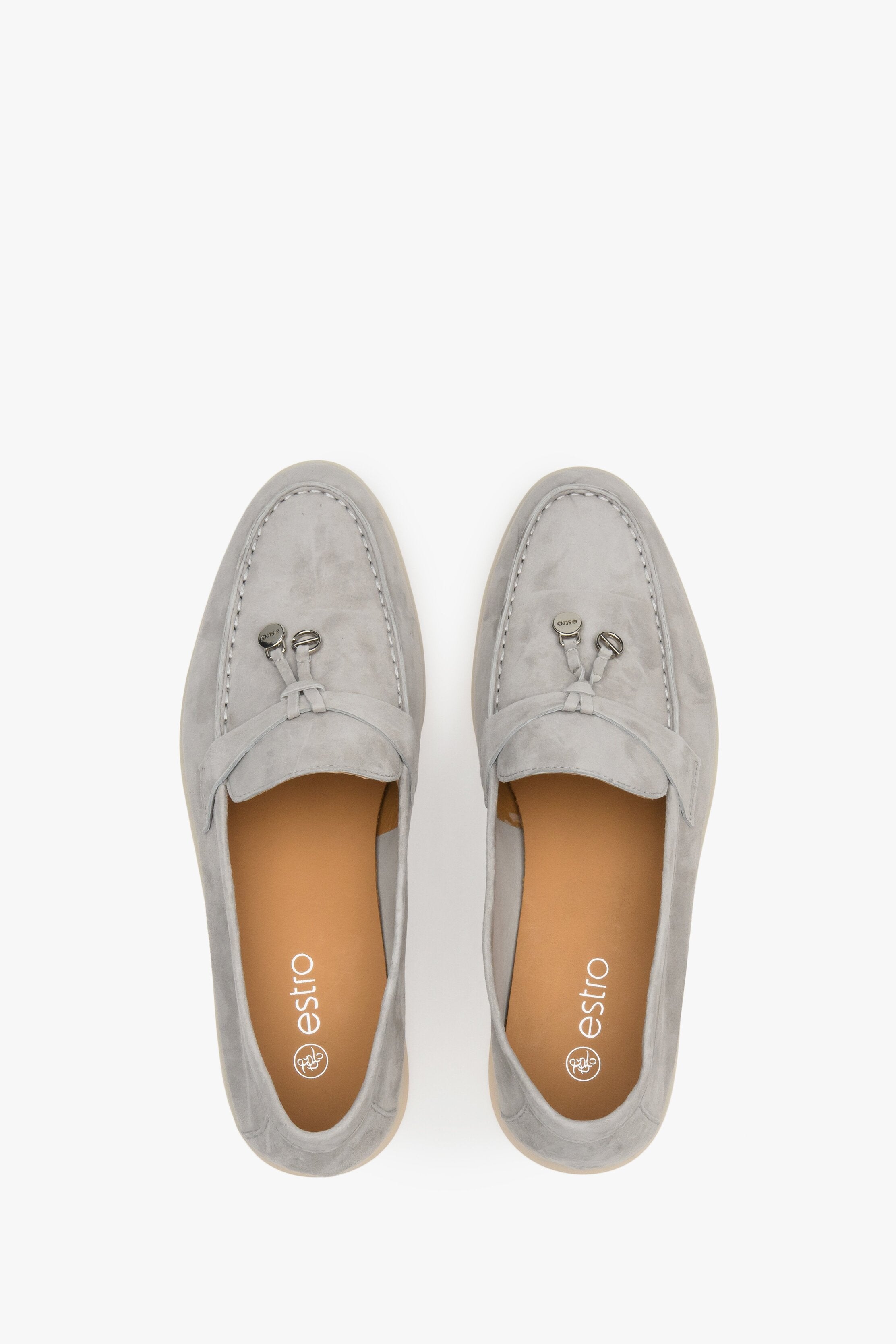 Light grey velour tassel loafers Estro.