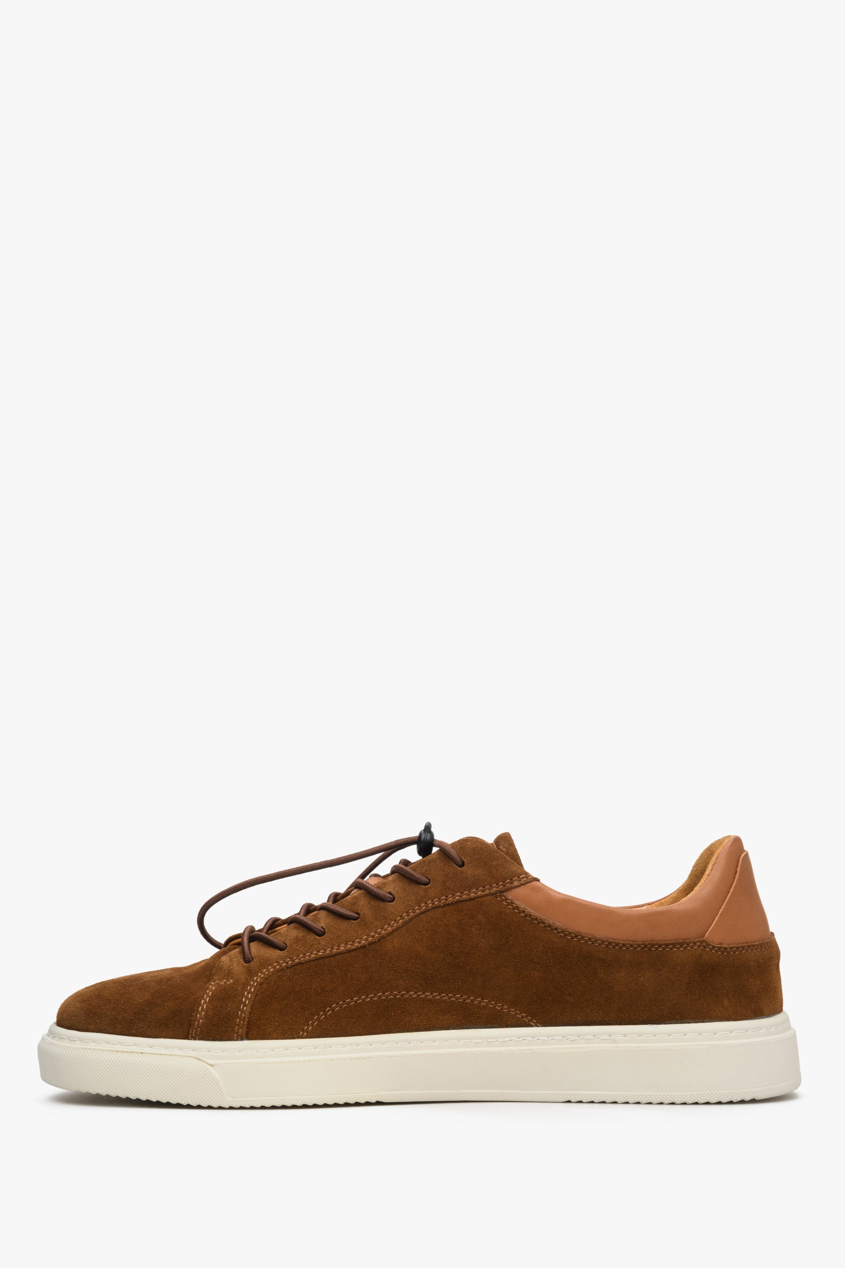 Men's brown velour sneakers by Estro with an elastic turnbuckle - shoe profile presentation.