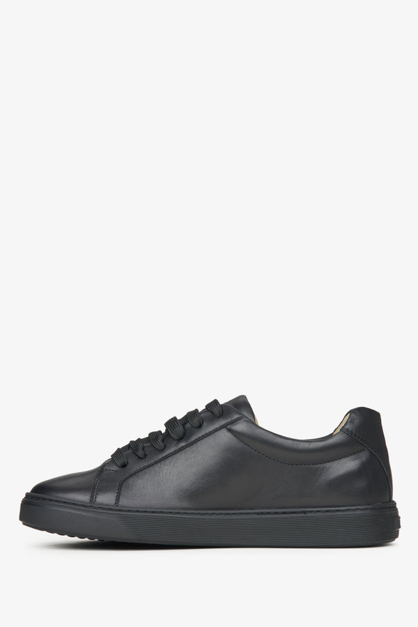 Estro women's black leather sneakers - shoe profile.