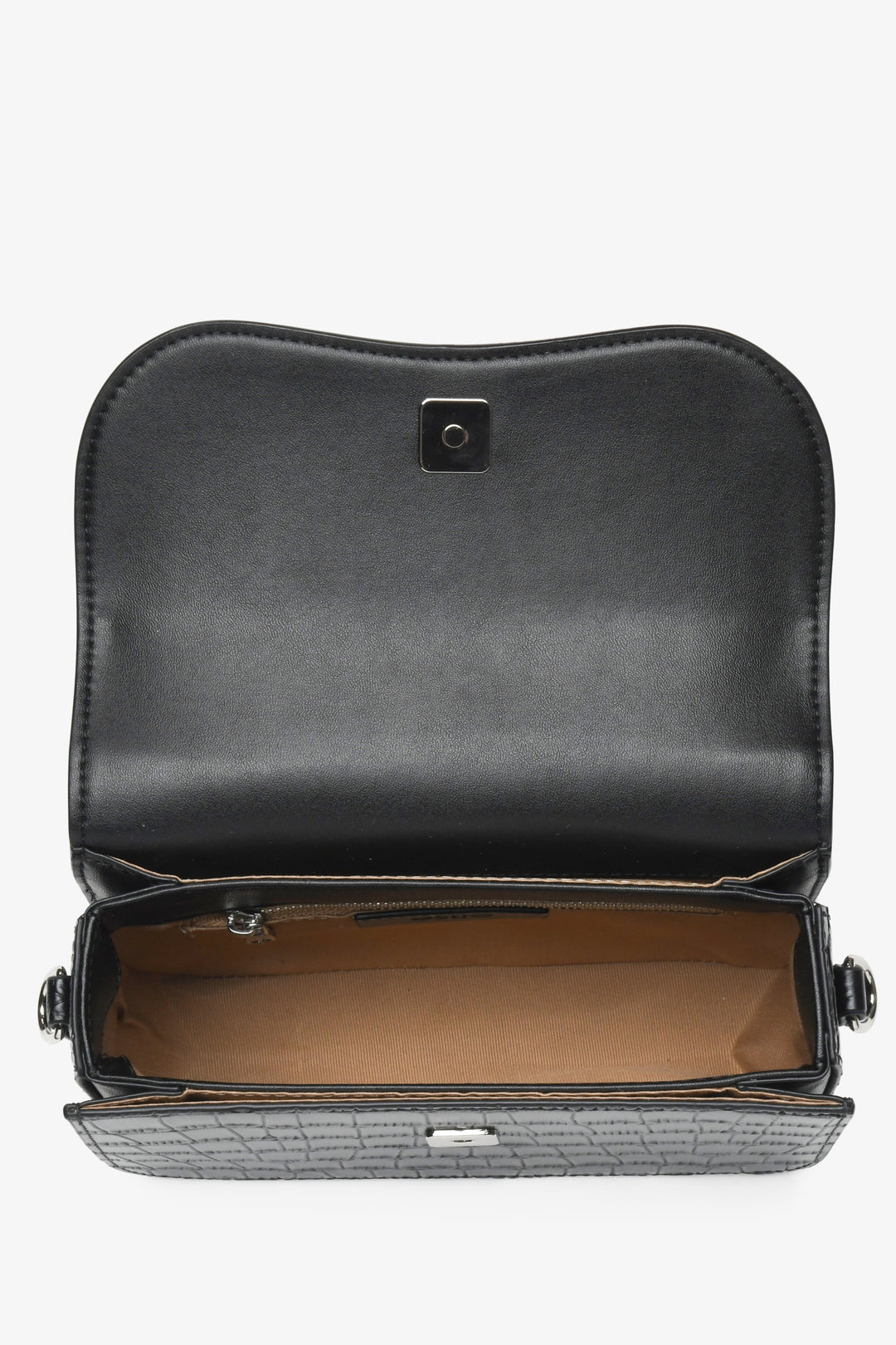 Women's black bag by Estro - interior view.