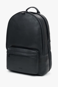 Spacious men's backpack made of genuine leather, black.