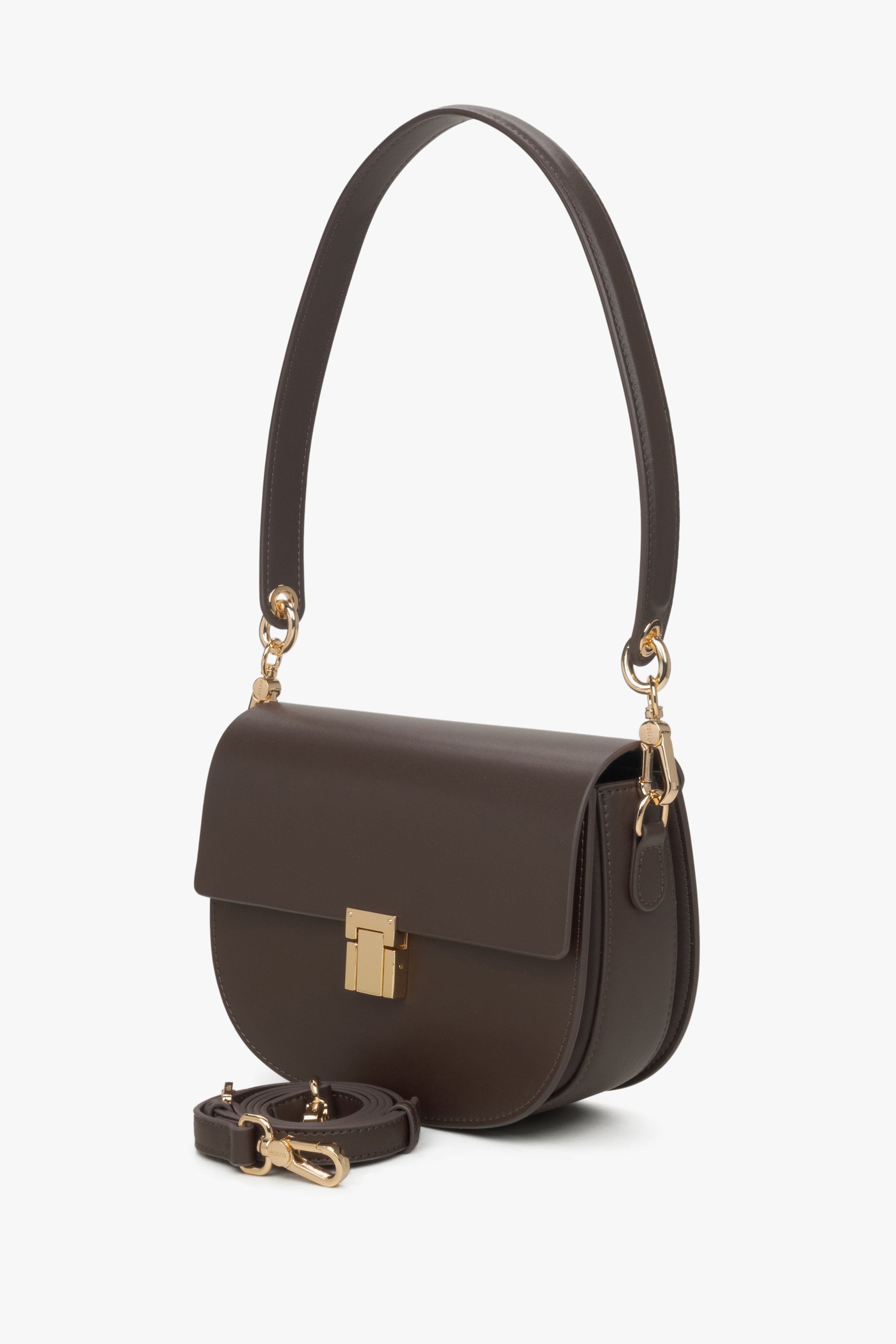 Estro women's leather bag in dark brown.