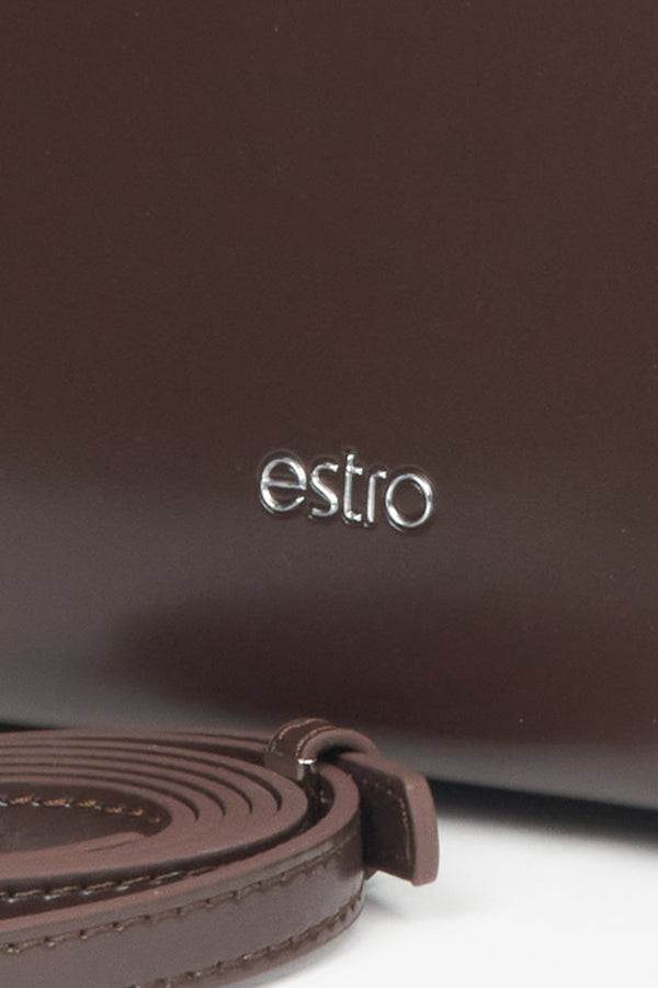 Women's dark brown leather bag by Estro - close-up on the details.