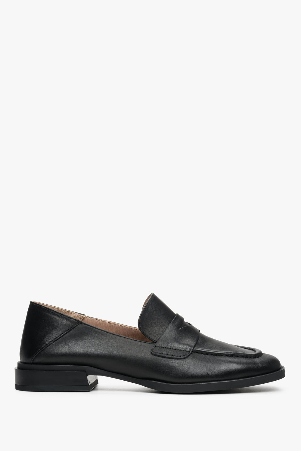 Women's Black Leather Loafers with a Low Heel Estro ER00112824.