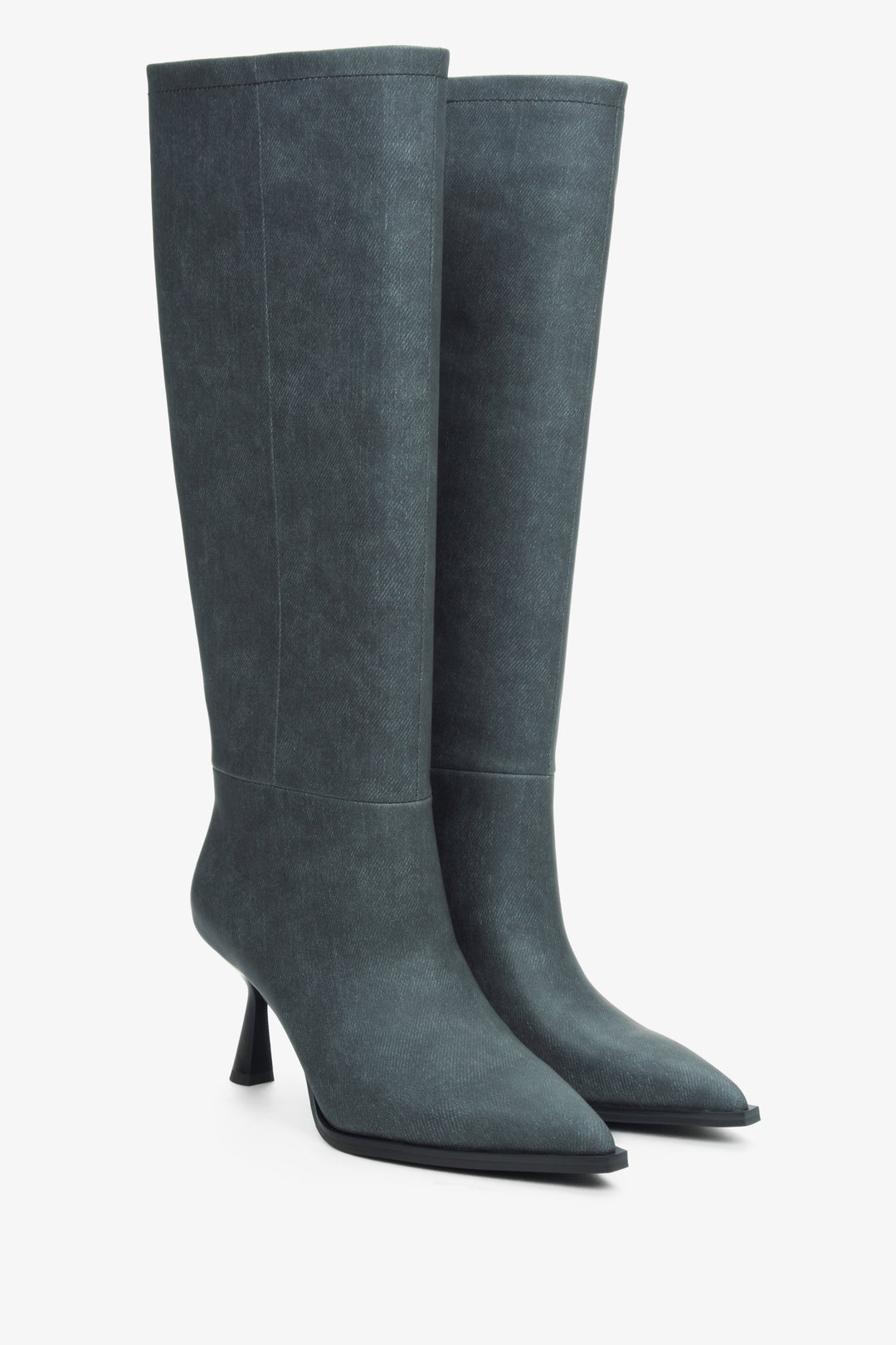 Knee-high grey women's boots with a wide shaft by Estro.