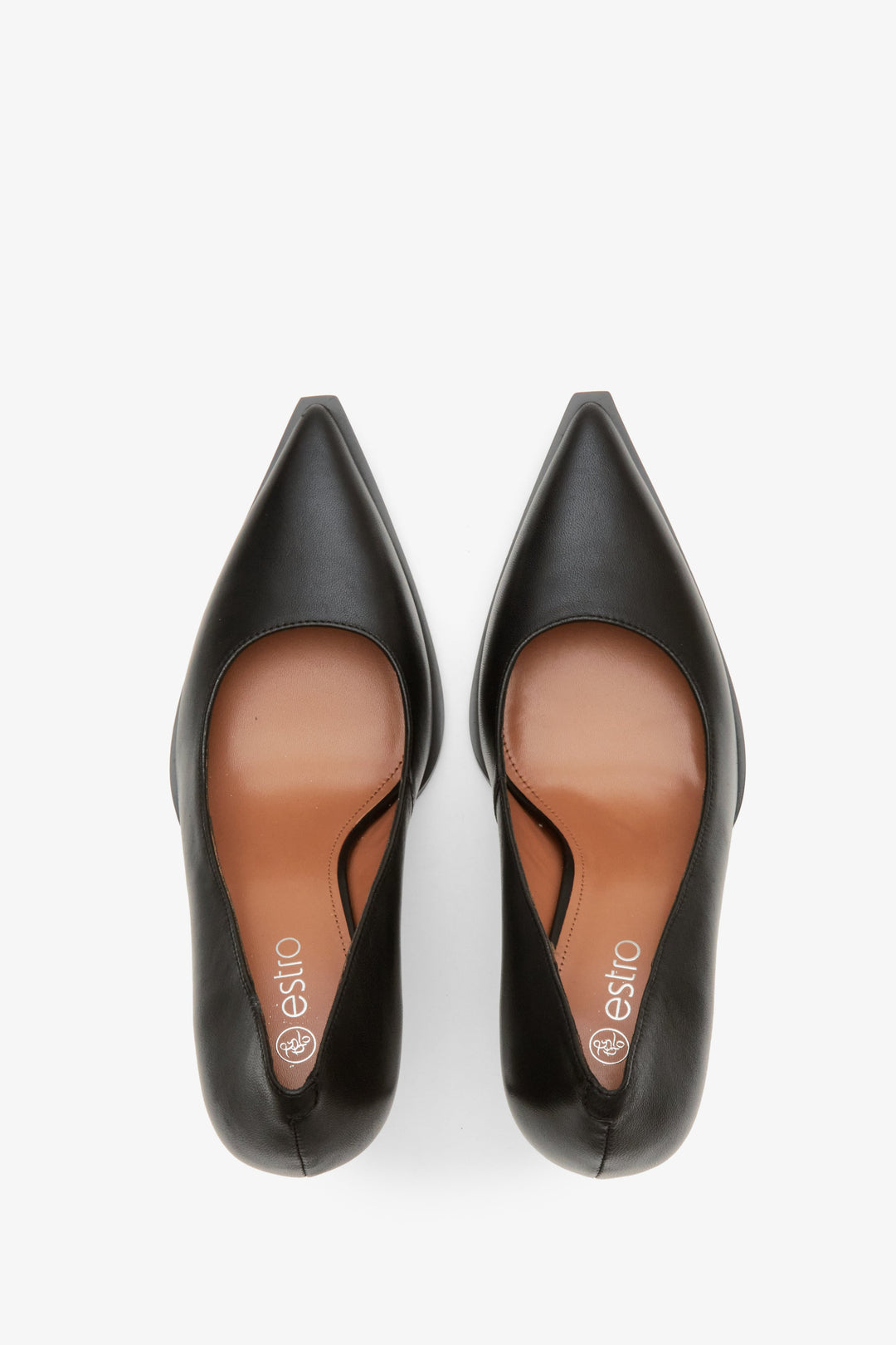 Women's black pointed-toe pumps made of genuine leather by Estro - top view presentation of the model.