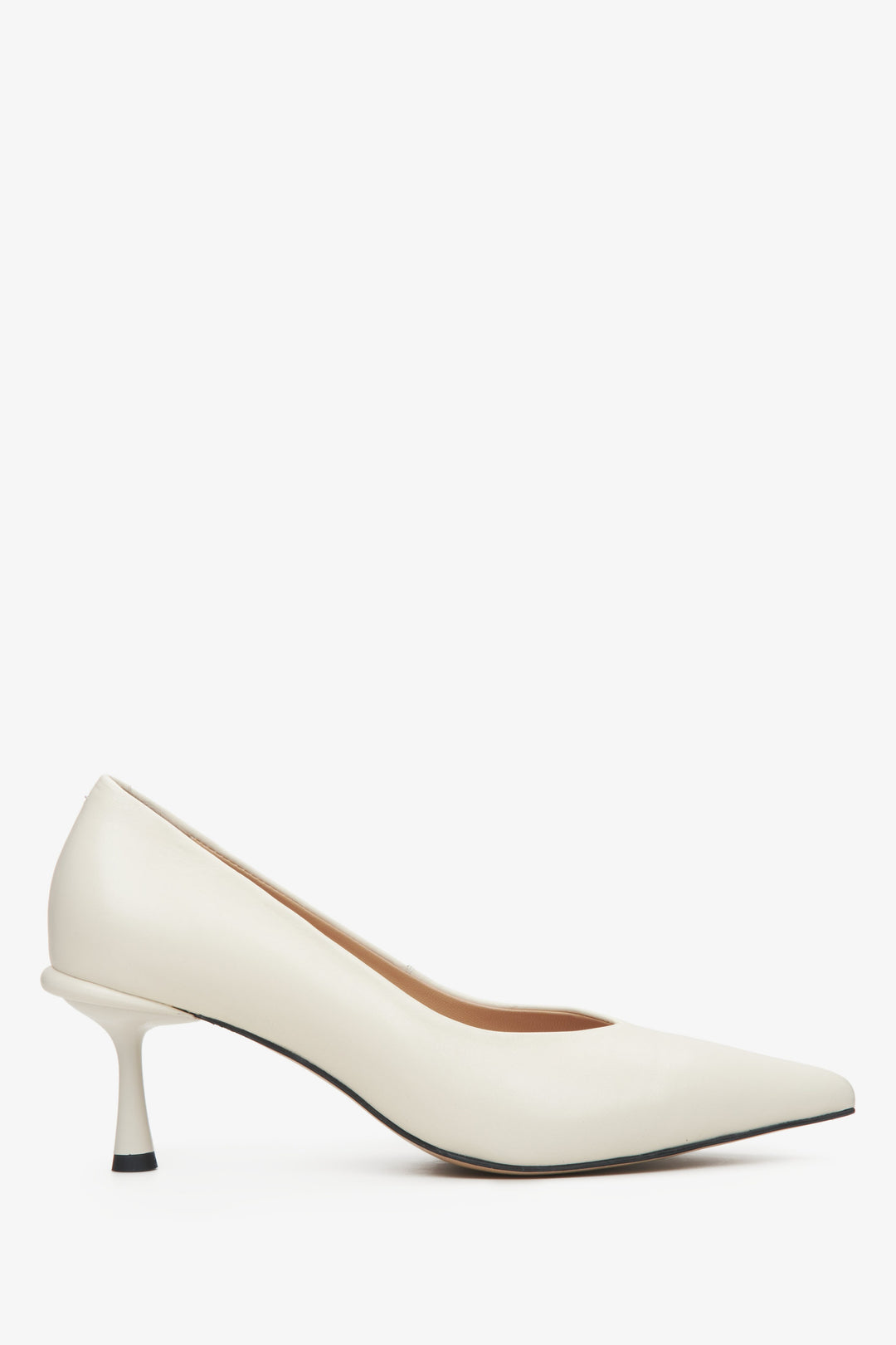 Milky-Beige Genuine Leather Pumps with Pointed Toe Estro ER00115098.