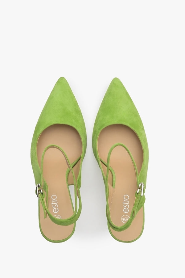 Women's green slingback pumps with a funnel heel by Estro - presentation of the shoe from above.