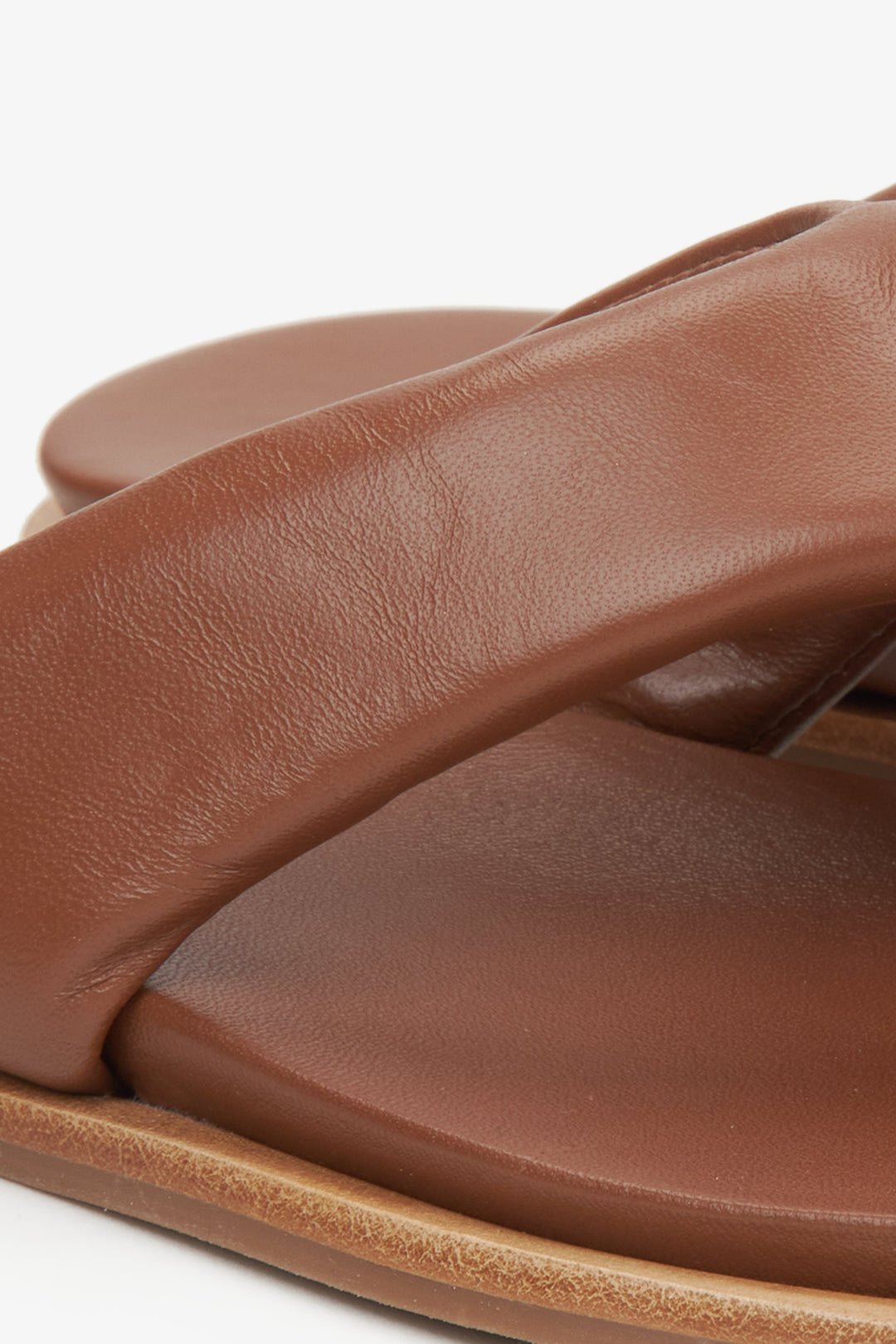 Women's brown leather thong slide sandals Estro - a close-up on details.
