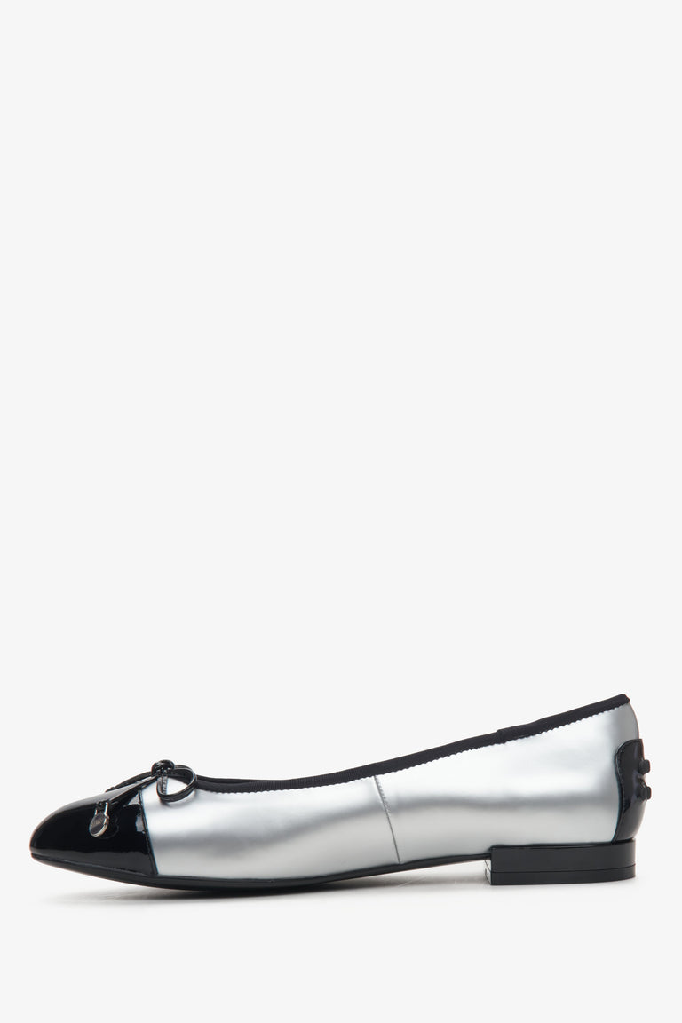 Women's ballet flats in silver-black leather by Estro - shoe profile.