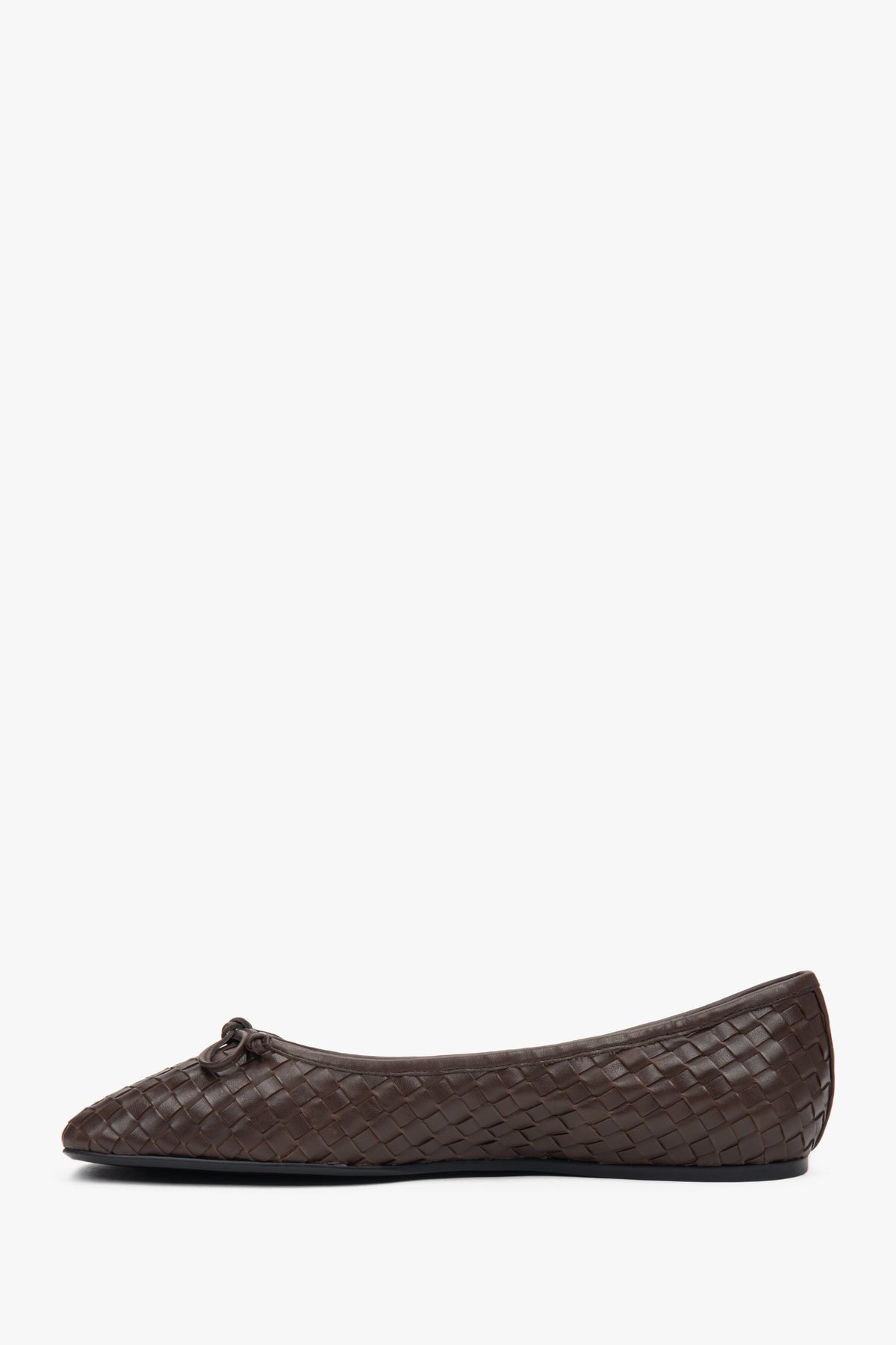 Stylish dark brown Estro women's ballet flats, crafted from high-quality woven genuine leather.