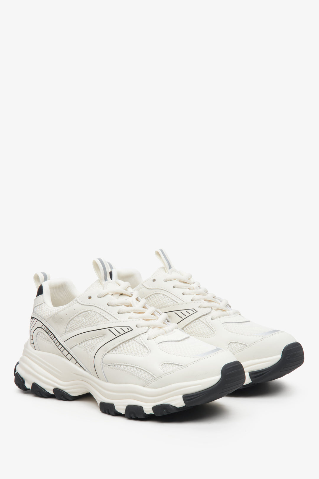 ES8 women's sporty milky and beige sneakers with silver accents.