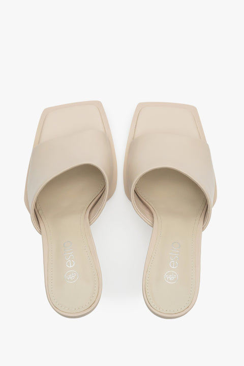 Natural leather women's light beige stiletto mules of Estro brand - presentation of the shoe from above.
