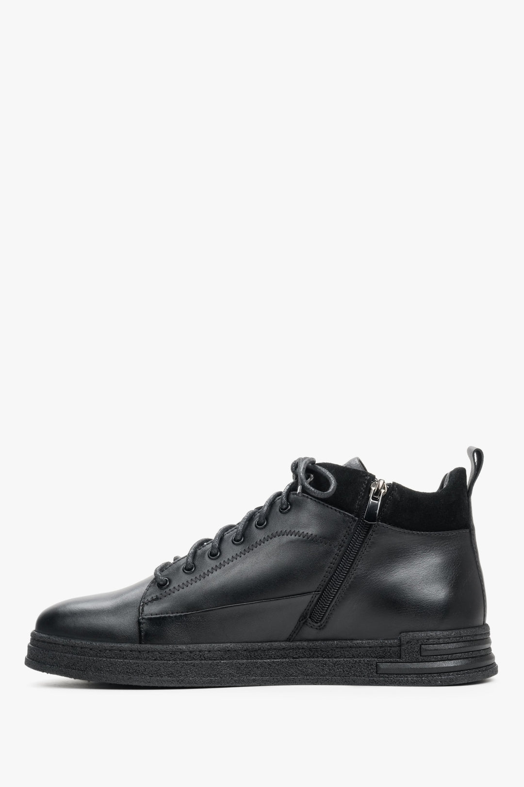 Winter high-top men's sneakers in black by Estro - shoe profile.
