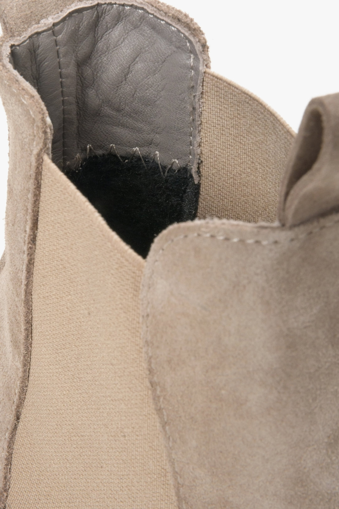 Women's beige suede Chelsea boots Estro - a close-up on details.